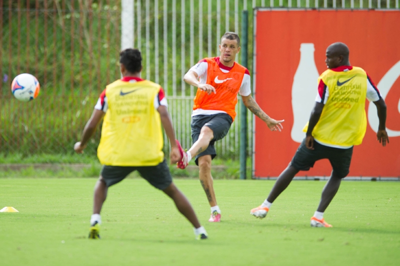 Inter pune D’Alessandro e fica no empate com Joinville