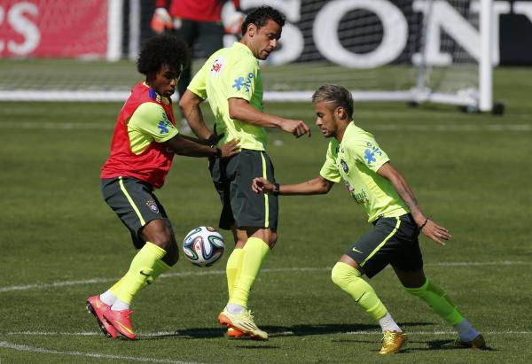 Copa 2014: Torcedor consegue invadir Granja Comary após treino