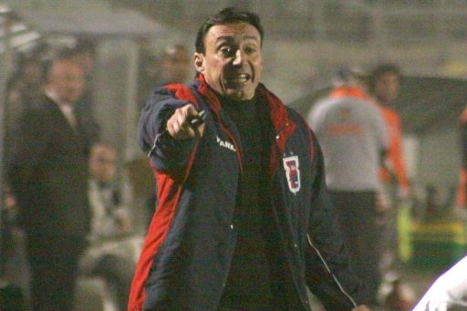 Com vários acessos na carreira, Roberto Fonseca analisa propostas