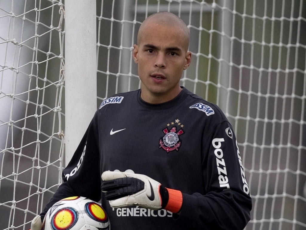 Série B: Portuguesa atravessa Náutico e pode contratar Júlio César