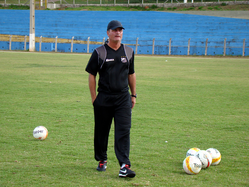 Série B: Bragantino confirma contratações e dispensas