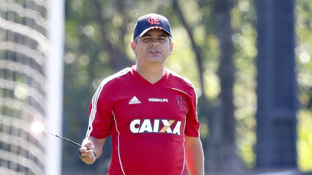 Ney Franco exalta empenho no Fla para superar má fase