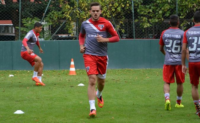 São Paulo treina em 2 períodos e Kaká trabalha o físico