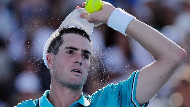 Tenis: Isner ganha mais uma e avança no Torneio de Newport