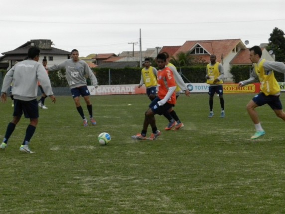 Série B: Avaí recorre à CBF para pagar salários atrasados