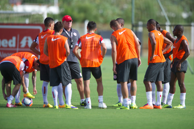 Após briga, Willians e D’Alessandro seguem no time