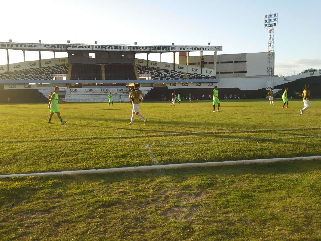 Série D: Central acerta com Fernando Pires