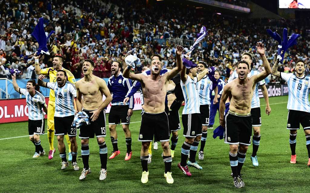 Sérgio Carvalho: Final de gigantes, arrogância de Felipão e CBF morta