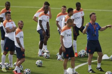 Copa 2014: Após queda, Holanda faz treino leve pensando no Brasil 2 0002050011031 img