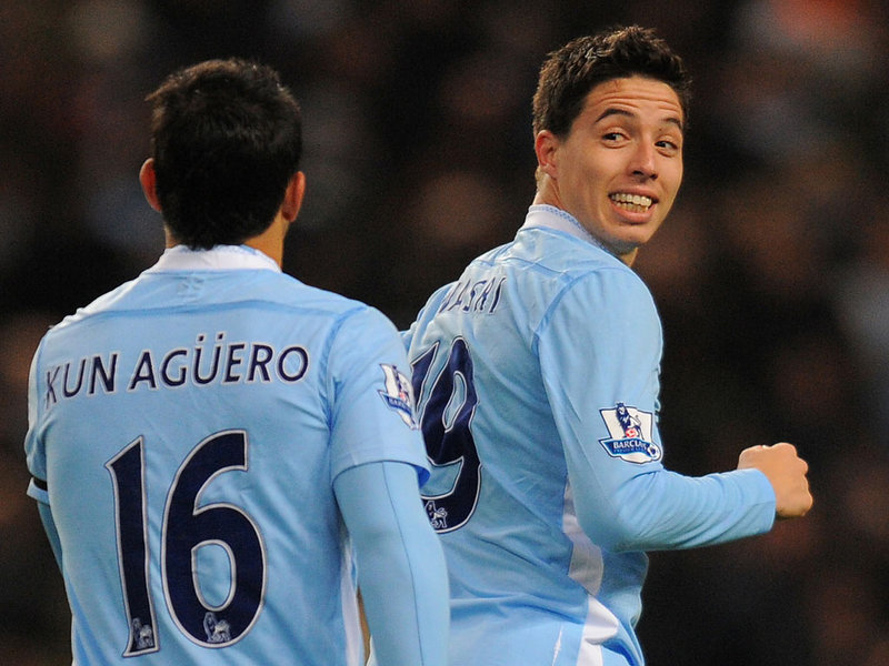 Destaque da última temporada, Nasri renova com o City