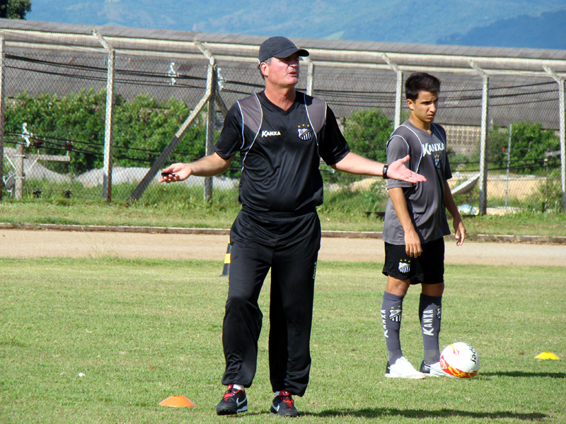 Série B: Mazzola segue definindo Bragantino para reestreia