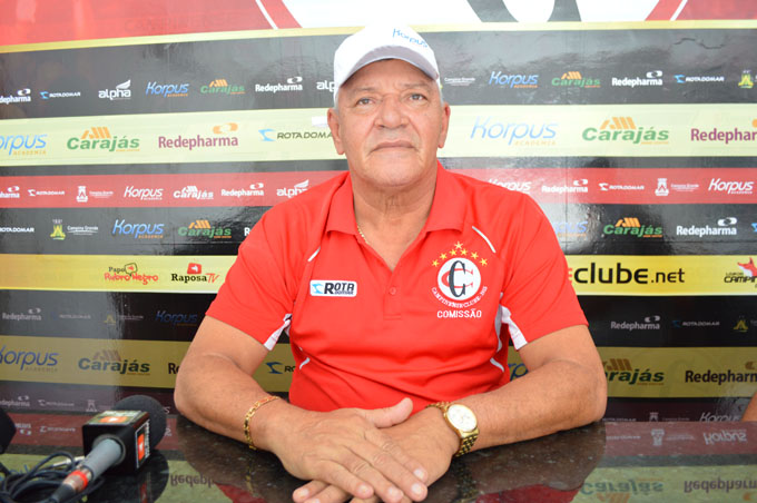 Série D: Técnico Freitas Nascimento pede a contratação de mais quatro reforços