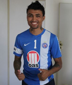 Bahia apresenta atacante Kieza, ex-Fluminense e Ponte Preta