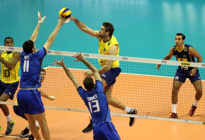 Vôlei: Brasil chega à fase final da Liga Mundial renovado