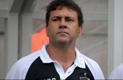 Zé Teodoro ainda tem uma dúvida na dupla ataque