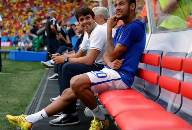 Neymar no banco de reservas do estádio Mané Garrincha - Estadão