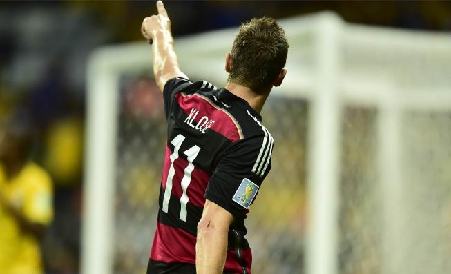 Klose comemorando o gol recorde contra o próprio Brasil de Ronaldo - Rodrigo Villalba/AFI