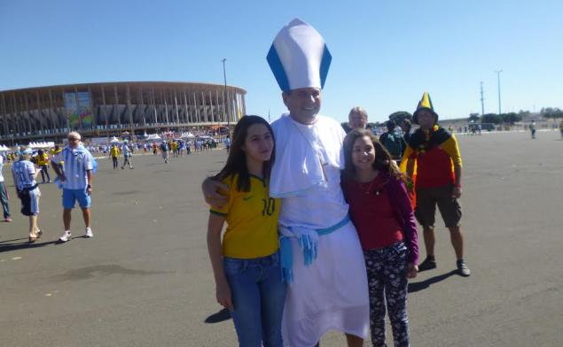 Torcida argentina presente no Estádio Nacional Mané Garrincha