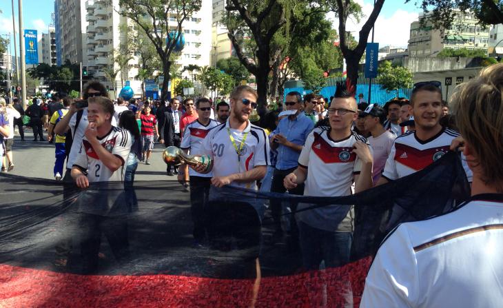 Alemães “mitam” ao provocarem argentinos com hits brasileiros