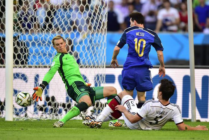 Craque da Argentina, Messi para no goleiro Nauer - F: Rodrigo Villalba