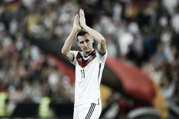 Recordista, Klose evita dar adeus à seleção alemã