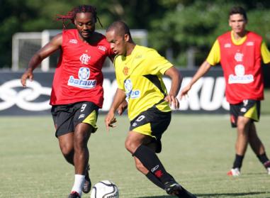 Michael com a camisa do Flamengo