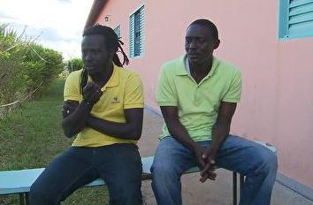 Torcedores ganeses esquecidos em Brasília