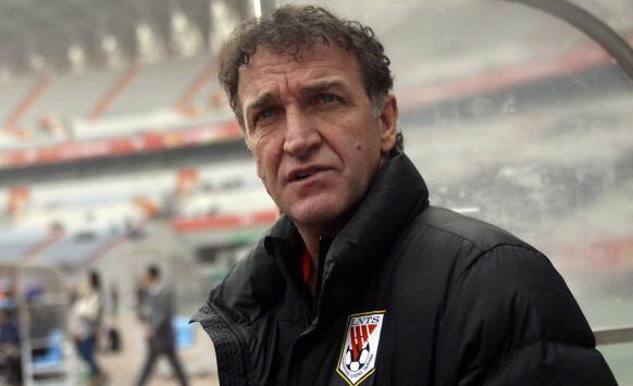 Cuca, técnico do Shandong Luneng