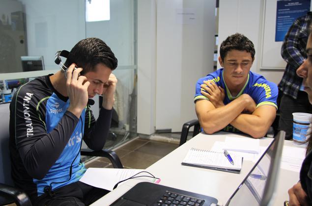 Jogadores do Grêmio convocam a torcida para o confronto com o Goiás