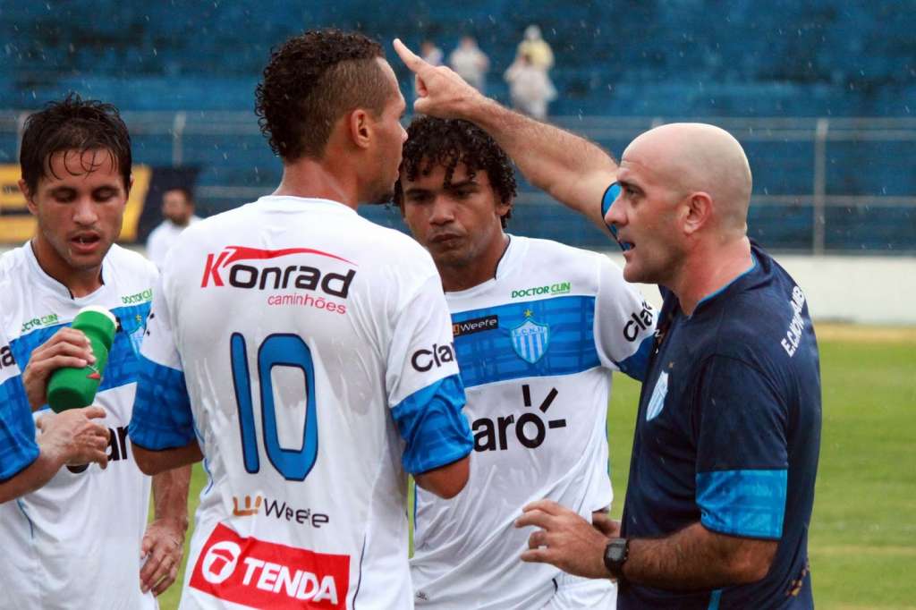 Time de Itamar Schulle, Novo Hamburgo derrota o Internacional em jogo-treino