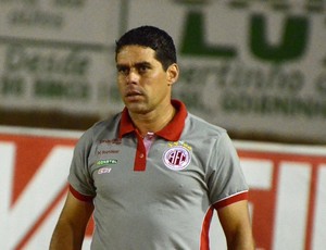 Após ótima campanha no América-RN, Leandro Sena espera por propostas