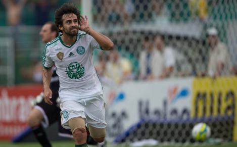 Valdivia defenderá um clube dos Emirados árabes Unidos