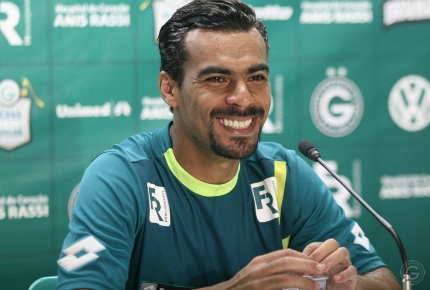 Araújo entra com ação trabalhista contra o Goiás