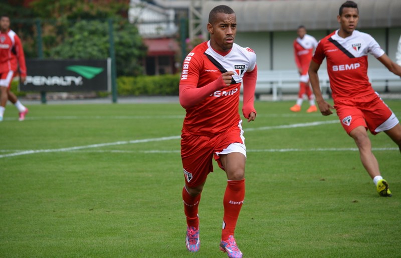 Ademilson não treina no São Paulo, mas deve ser titular