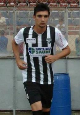 Marcelo Xavier, zagueiro do Maringá