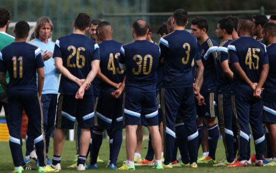 Gareca com o elenco do Palmeiras