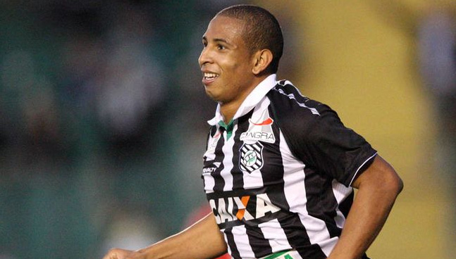 Série B: Ponte Preta oficializa contratação de Rafael Costa, do FC Seoul