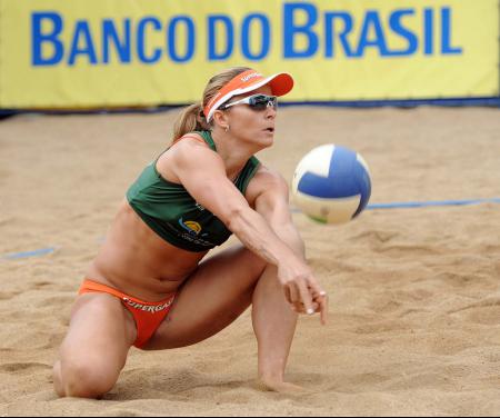 Larissa volta ao vôlei de praia com aproveitamento 100% 2 0002050012985 img