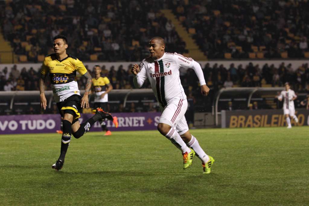Cristóvão Borges culpa desatenção por derrota do Fluminense