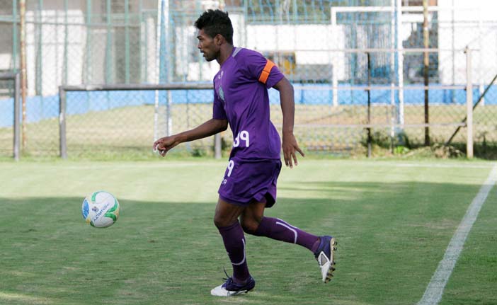 ​Lateral Oliveira vira opção para o técnico Evaristo Piza no Guarani