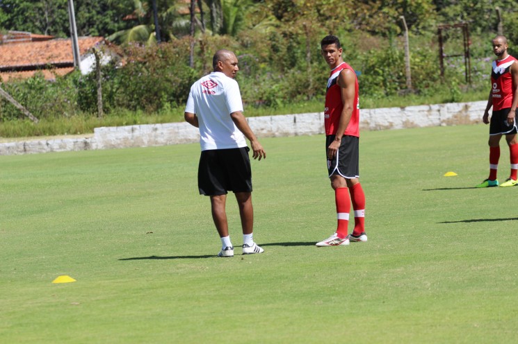 Série B: Joinville embarca com dúvida para enfrentar ABC