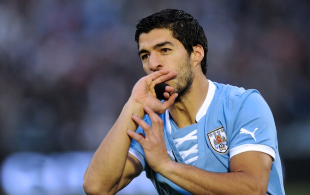 Conmebol critica punição da Fifa a Luis Suárez
