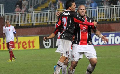 SÉRIE B: Líder contra primeiro fora do G4 e duelo de desesperados agitam o início da 12ª rodada