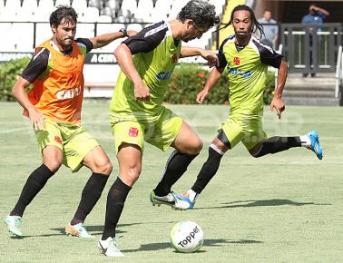 Douglas está confirmado como titular