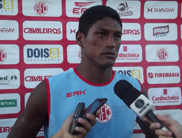 Série B: Max sente dores e não enfrenta o Vasco