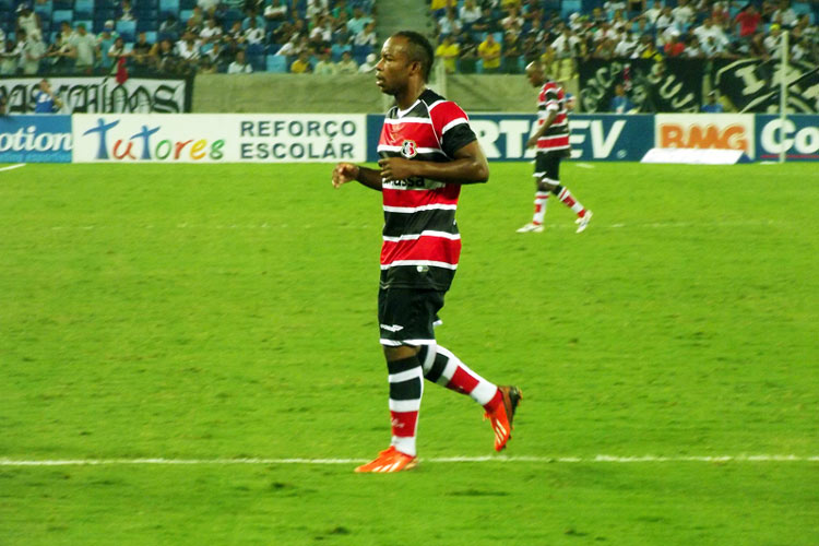 Série B: Técnico do Santa Cruz mantém esquema tático e confirma Wescley