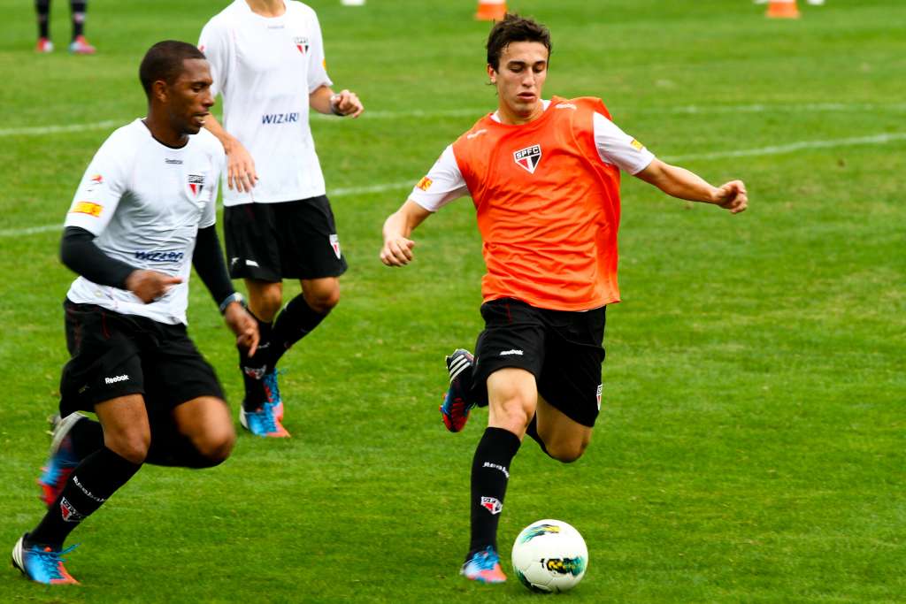 São Paulo empresta João Schmidt a Vitória de Setúbal, de Portugal