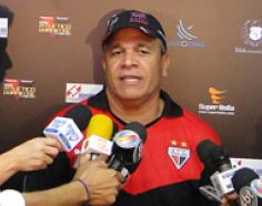 Hélio dos Anjos derrubou invencibilidade do Luverdense em casa