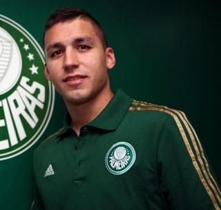 Tobio se mostra feliz no Palmeiras