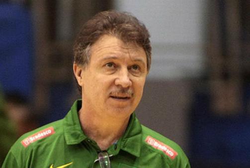 Rubén Magnano tem todos os convocados à disposição